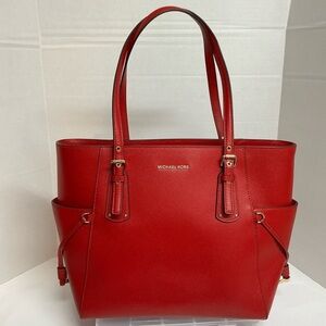 MICHAEL KORS VOYAGER TOTE BAG